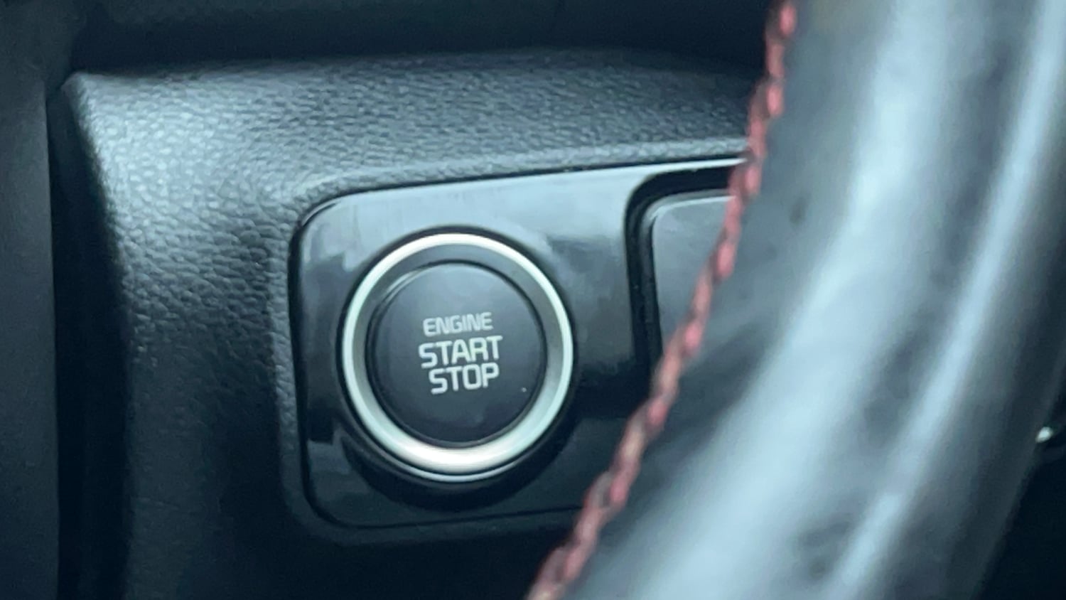 Used 2020 Kia Sonet GTX Plus 1.5 AT Diesel Automatic top_features Keyless start