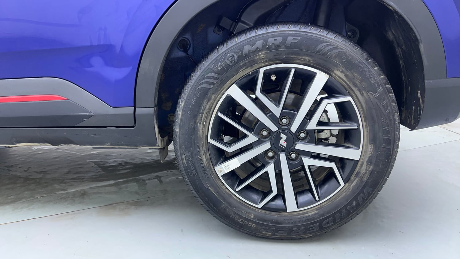 Used 2022 Hyundai Venue N-Line N6 DCT Dual Tone Petrol Automatic tyres LEFT REAR TYRE RIM VIEW