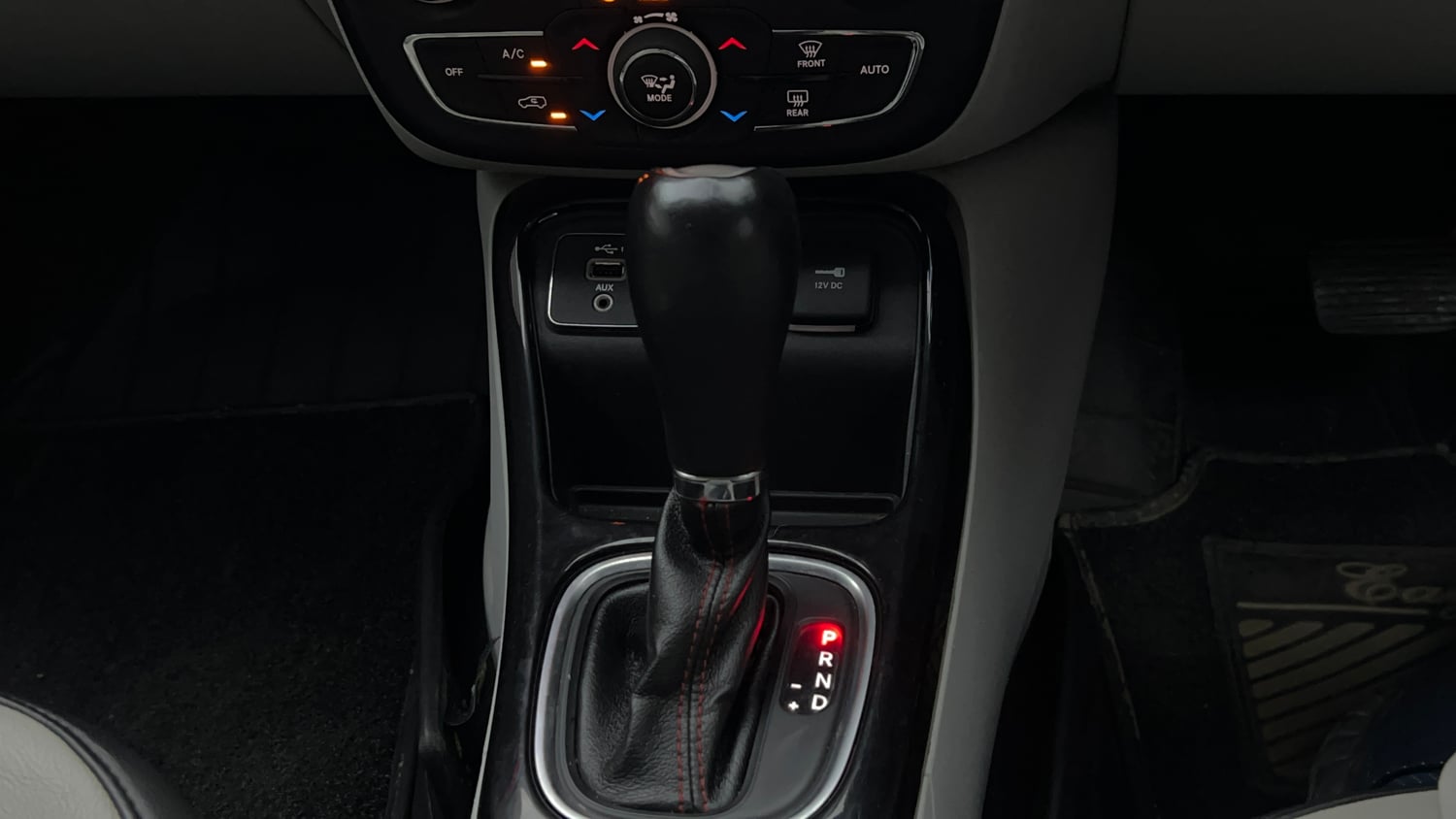 Used 2019 Jeep Compass Limited Plus Petrol AT Petrol Automatic interior GEAR  KNOB VIEW
