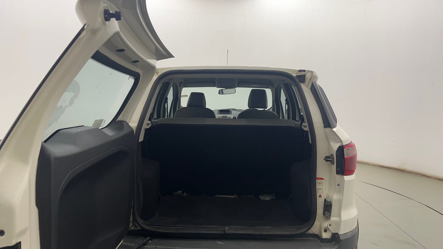 Used 2017 Ford EcoSport Ambiente 1.5L Ti-VCT Petrol Manual interior DICKY INSIDE VIEW