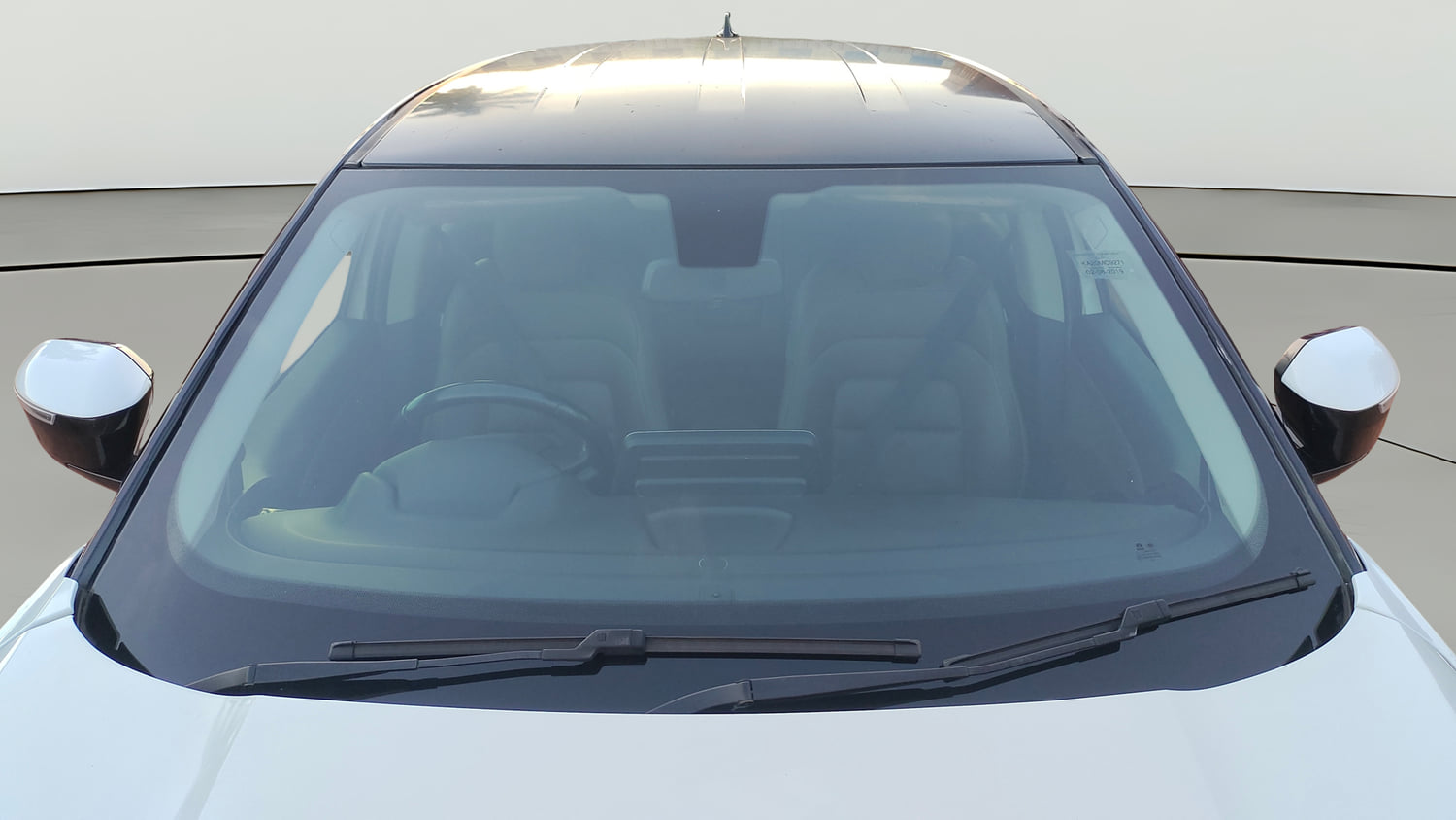 Used 2019 Tata Harrier XZ Diesel Manual exterior FRONT WINDSHIELD VIEW