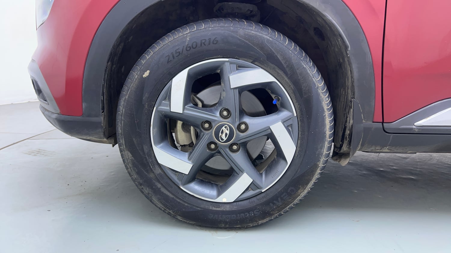 Used 2019 Hyundai Venue SX Plus 1.0 Turbo DCT Petrol Automatic tyres LEFT FRONT TYRE RIM VIEW