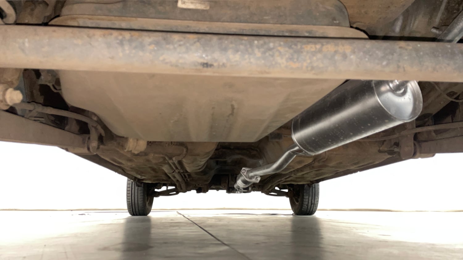 Used 2016 Maruti Suzuki Alto 800 Lxi Petrol Manual extra REAR UNDERBODY VIEW (TAKEN FROM REAR)