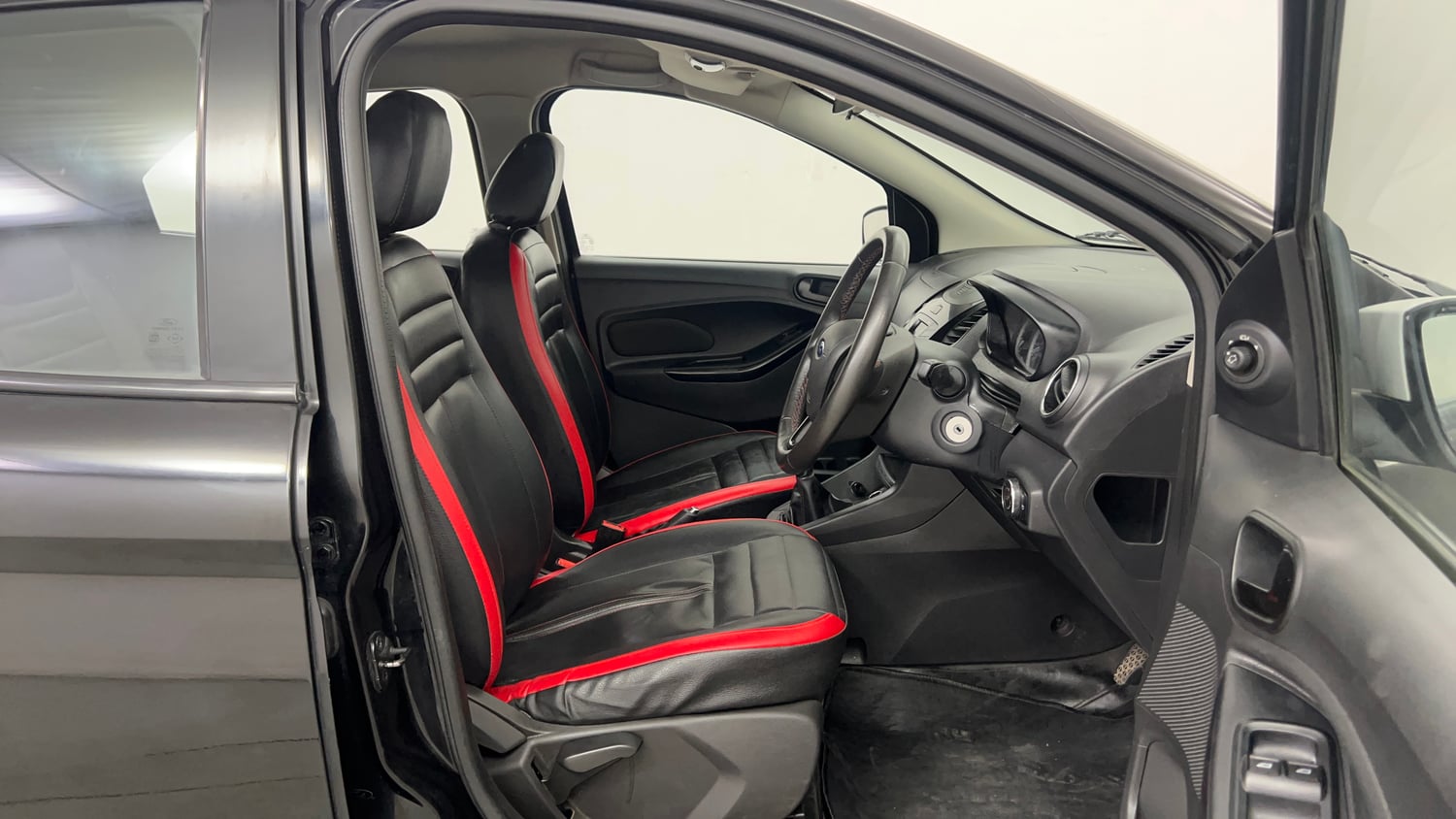 Used 2017 Ford Figo Titanium 1.2 Ti-VCT Petrol Manual interior RIGHT SIDE FRONT DOOR CABIN VIEW