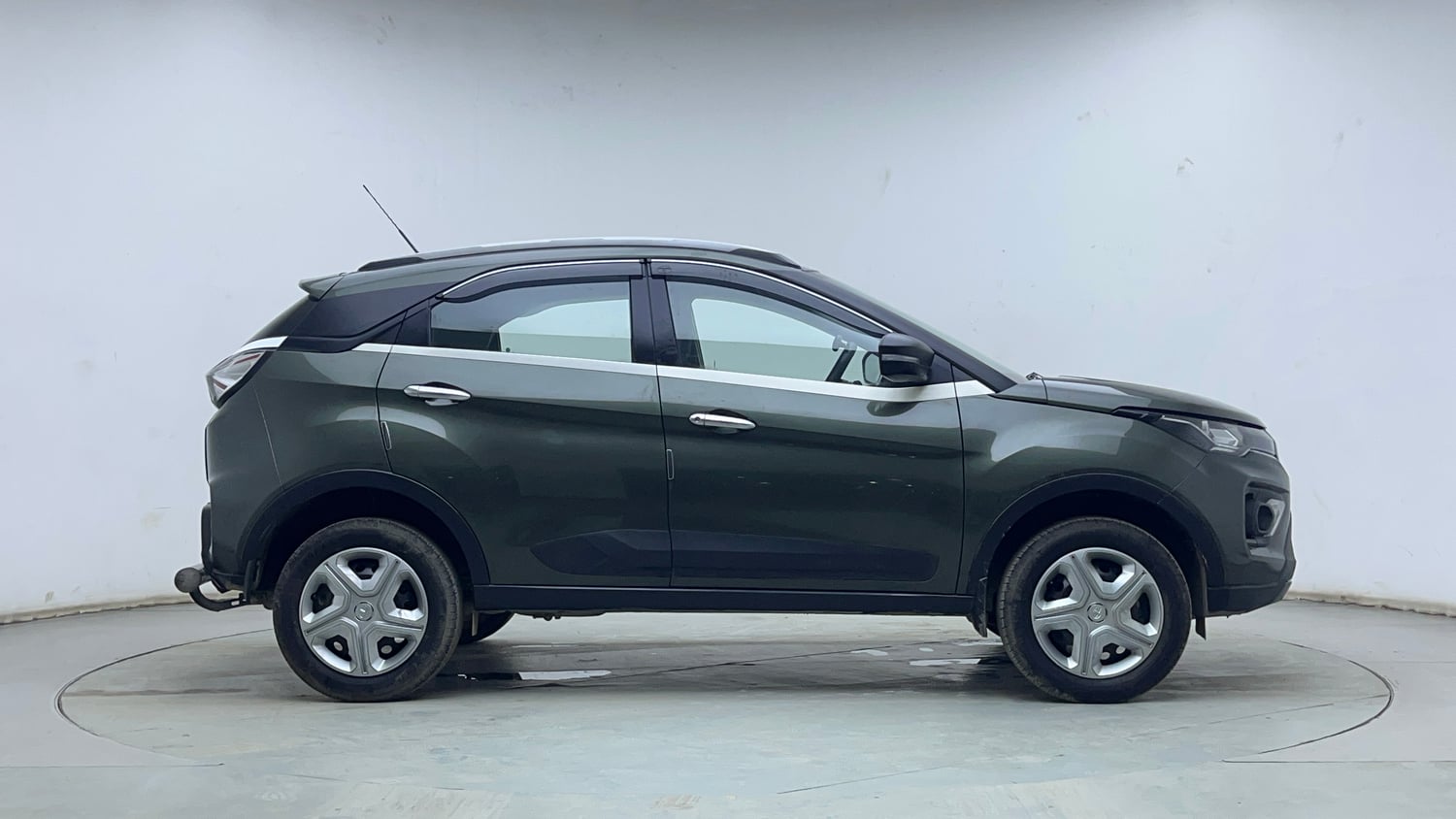 Used 2022 Tata Nexon XMA Petrol Automatic exterior RIGHT SIDE VIEW
