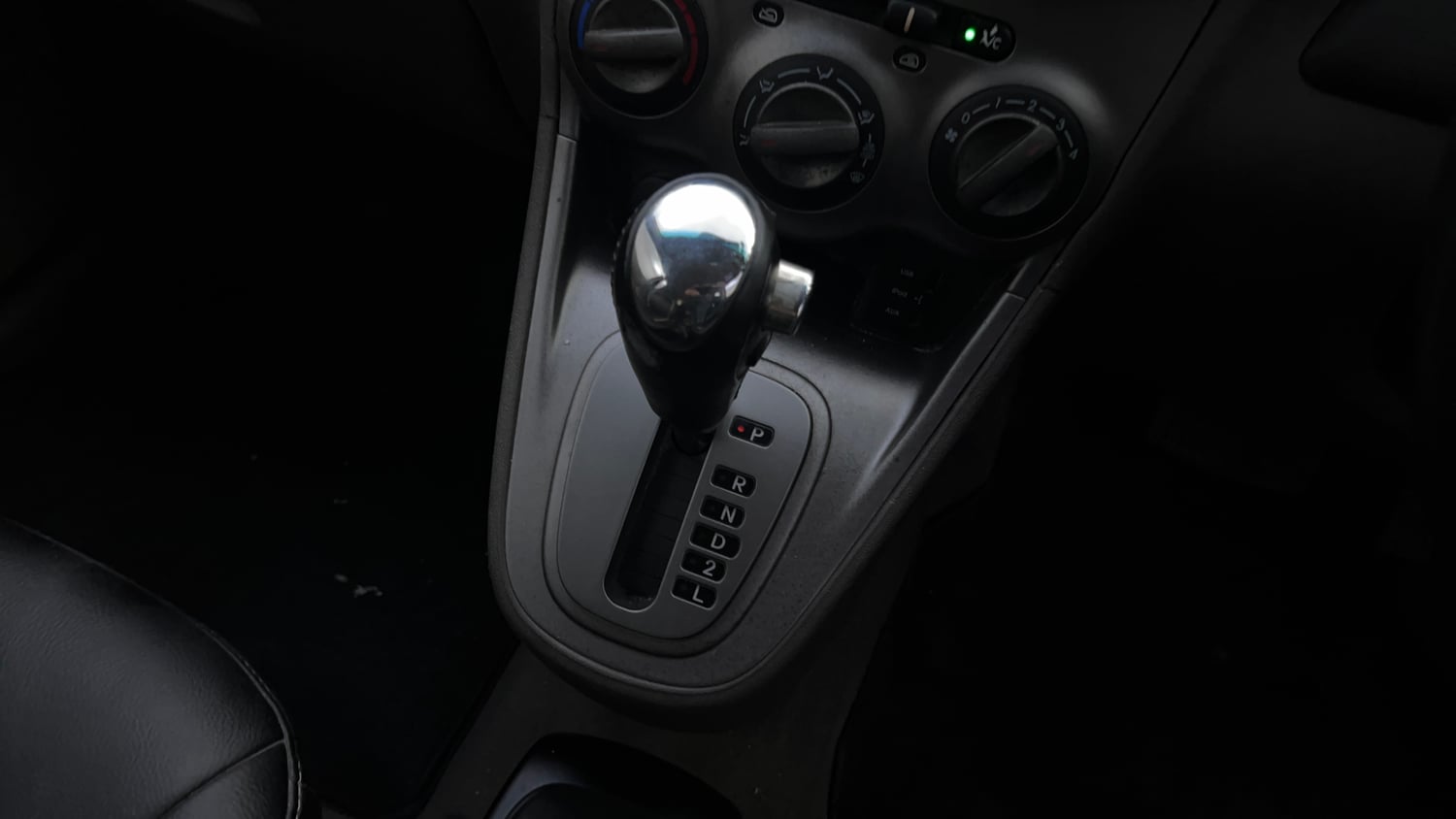 Used 2013 Hyundai i10 Sportz 1.2 AT Kappa2 Petrol Automatic interior GEAR  KNOB VIEW