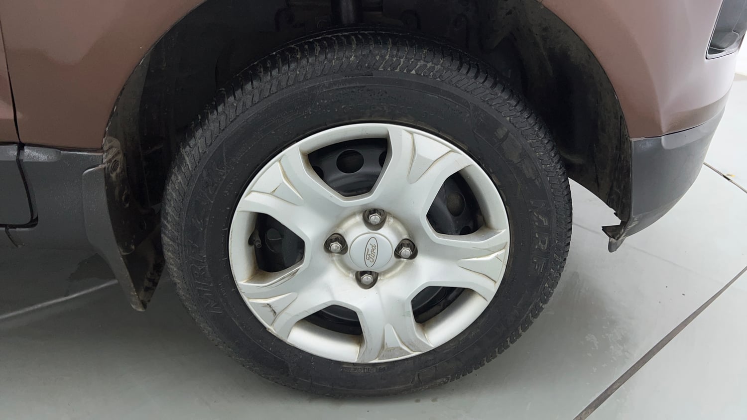 Used 2016 Ford EcoSport Ambiente 1.5L Ti-VCT Petrol Manual tyres RIGHT FRONT TYRE RIM VIEW