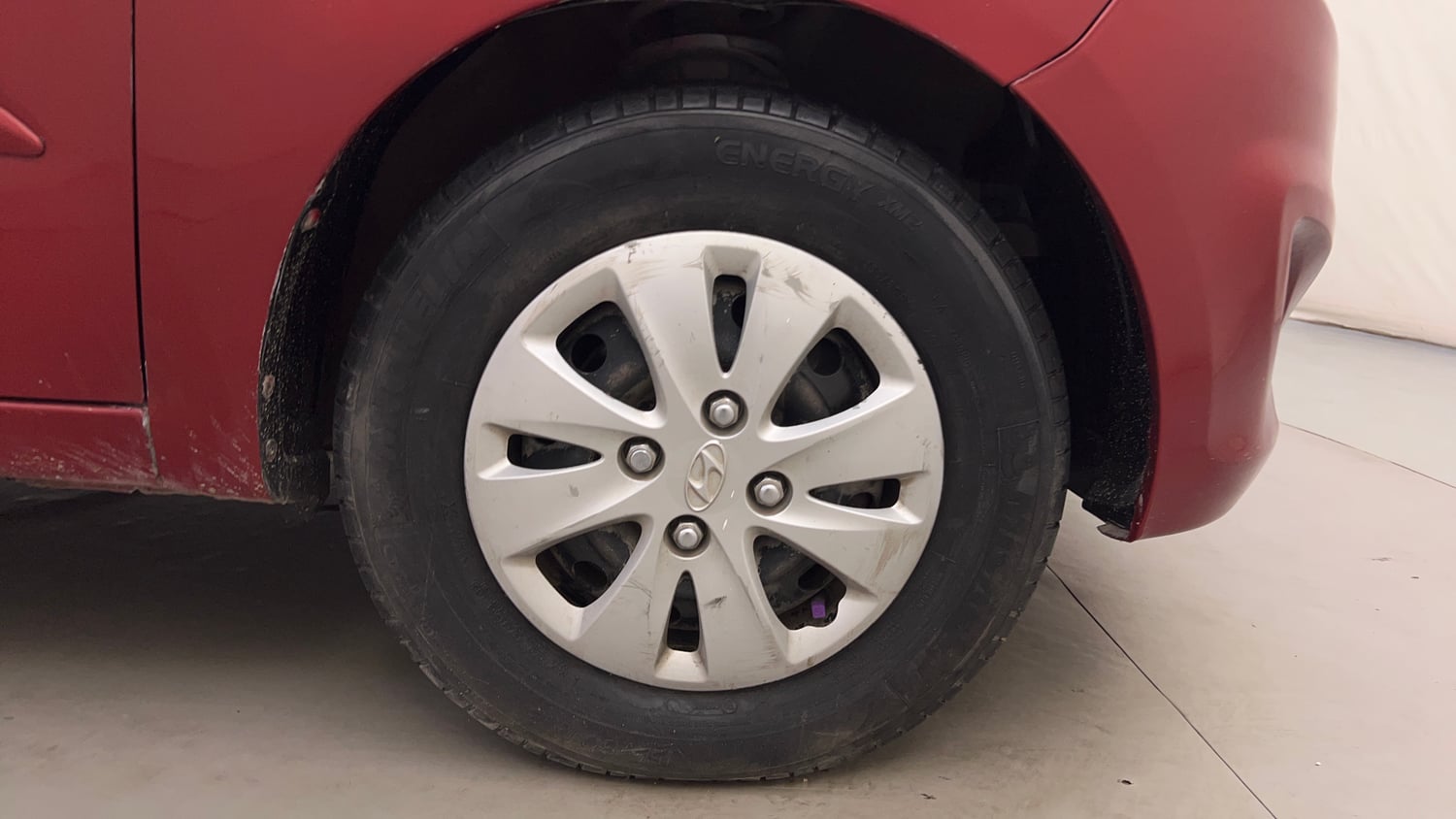 Used 2013 Hyundai i10 Sportz 1.2 AT Kappa2 Petrol Automatic tyres RIGHT FRONT TYRE RIM VIEW