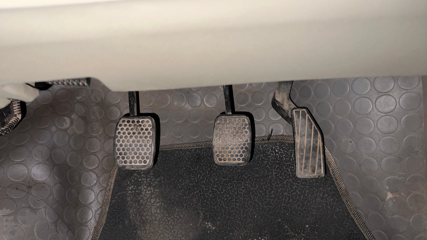 Used 2014 Maruti Suzuki Celerio VXi Petrol Manual interior PEDALS VIEW