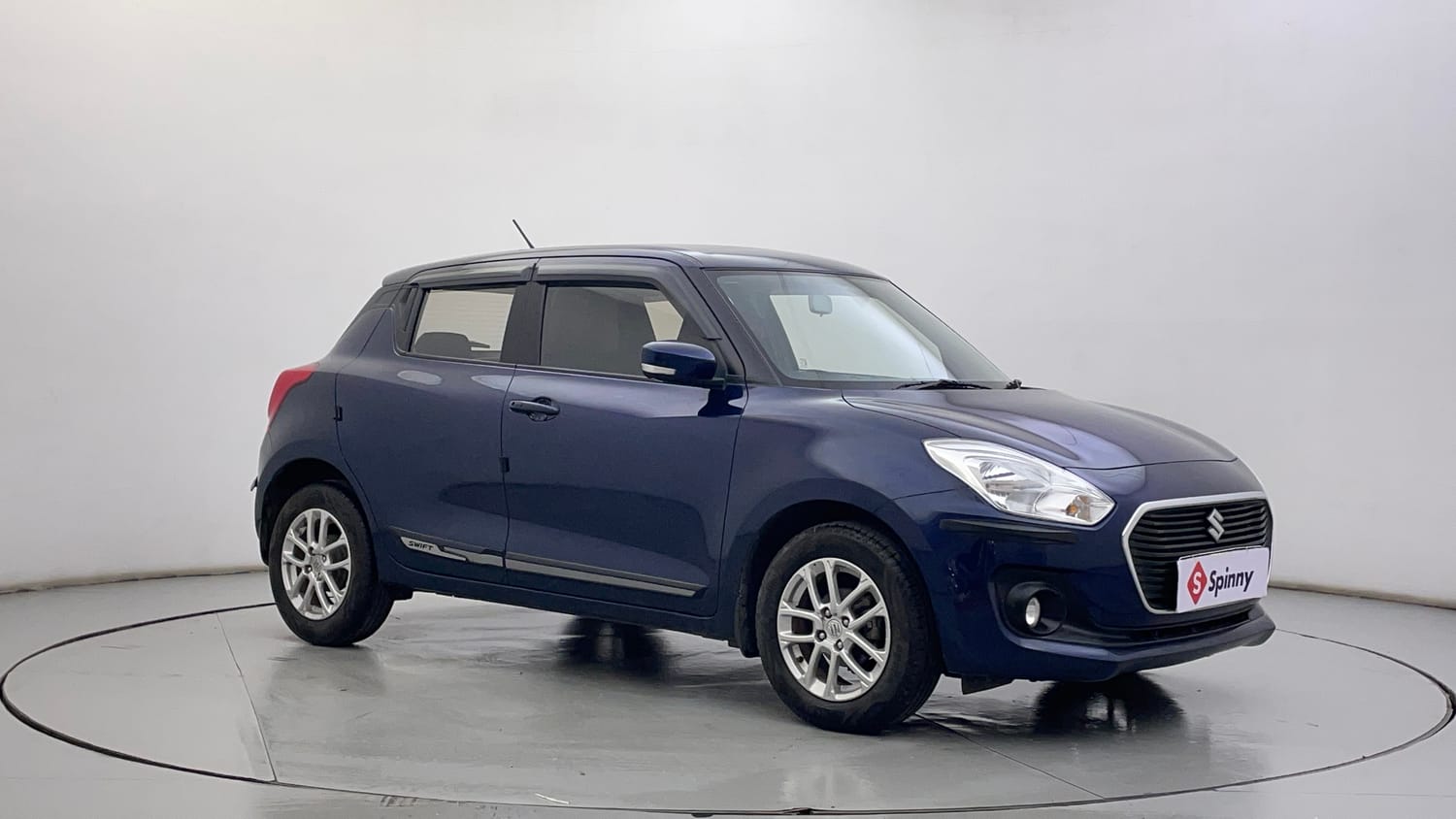 Used 2021 Maruti Suzuki Swift ZXi Petrol Manual exterior RIGHT FRONT CORNER VIEW