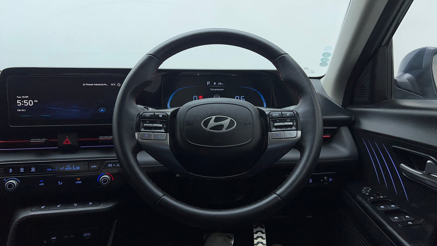 Used 2023 Hyundai Verna SX (O) 1.5 Turbo Petrol DCT Petrol Automatic interior STEERING VIEW