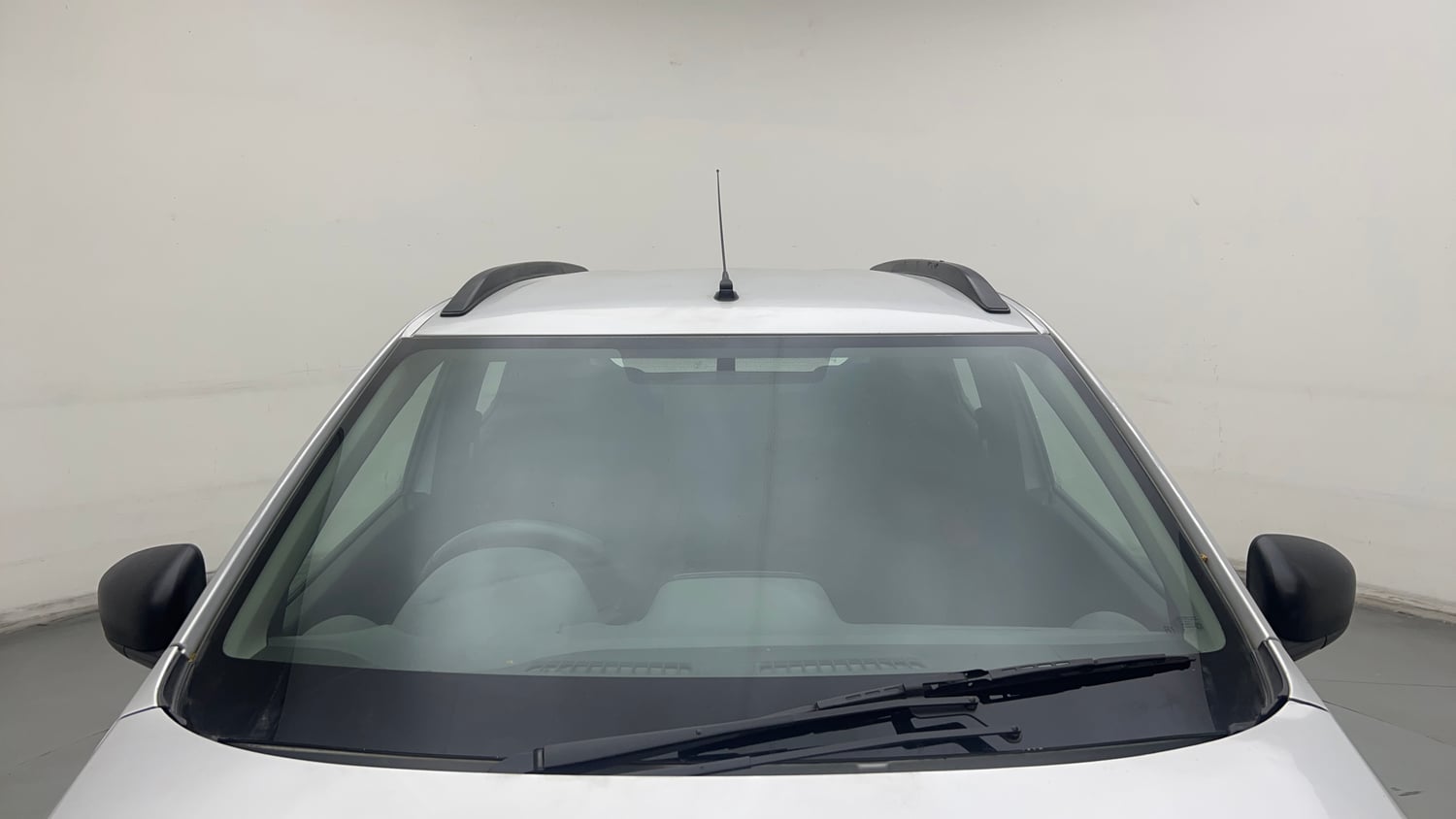 Used 2018 Renault Kwid RXT Opt Petrol Manual exterior FRONT WINDSHIELD VIEW