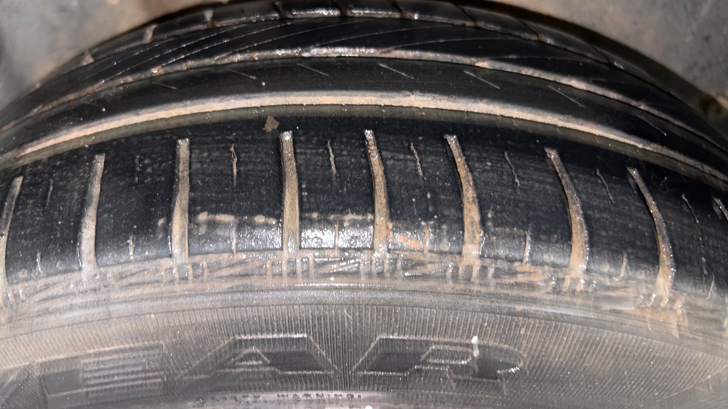 Used 2018 Volkswagen Polo Comfortline 1.0L (P) Petrol Manual tyres RIGHT REAR TYRE TREAD VIEW