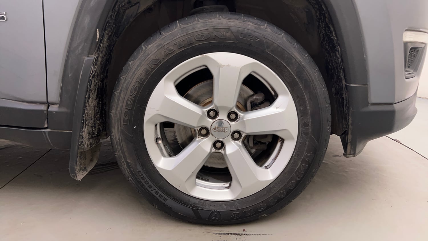 Used 2019 Jeep Compass Longitude (O) 1.4 Petrol AT Petrol Automatic tyres RIGHT FRONT TYRE RIM VIEW