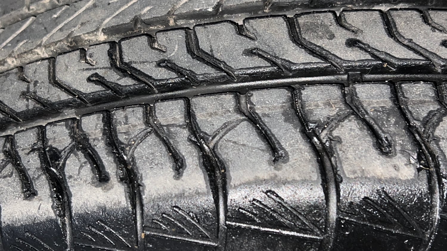 Used 2024 Maruti Suzuki Grand Vitara Delta CNG Cng Manual tyres RIGHT FRONT TYRE TREAD VIEW