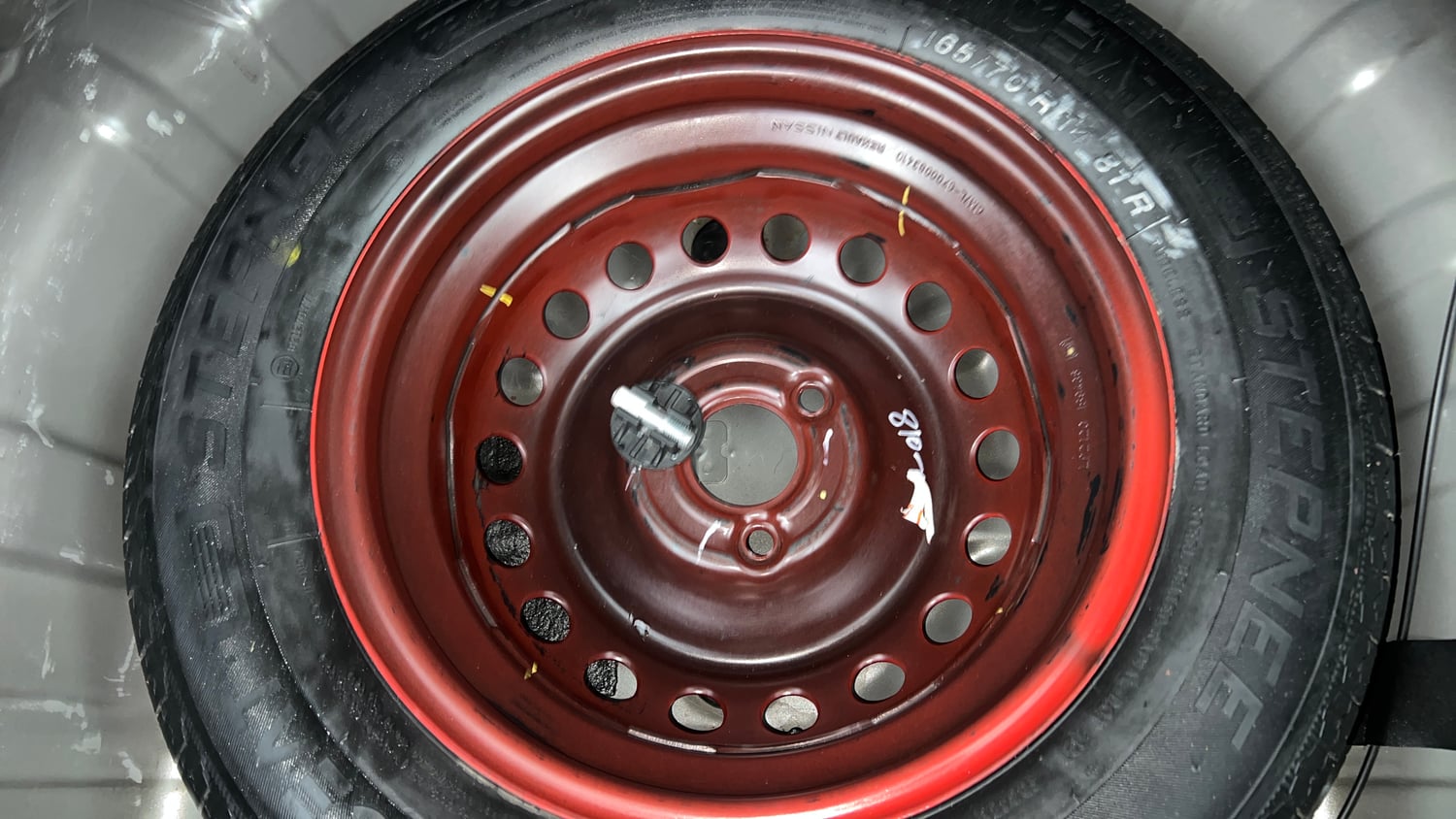 Used 2024 Renault Kwid RXT 1.0L Petrol Manual tyres SPARE TYRE VIEW