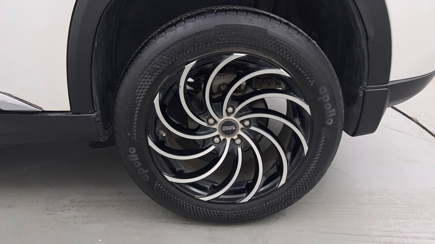 Used 2024 Maruti Suzuki Grand Vitara Delta CNG Cng Manual tyres LEFT REAR TYRE RIM VIEW