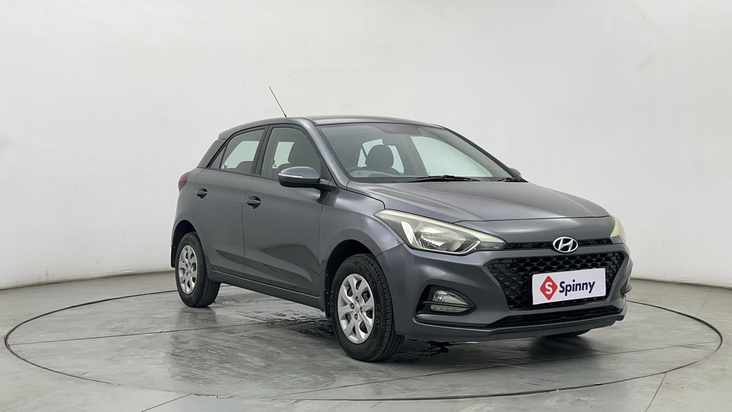 Used 2018 Hyundai Elite i20 Sportz 1.2 Petrol Manual exterior RIGHT FRONT CORNER VIEW