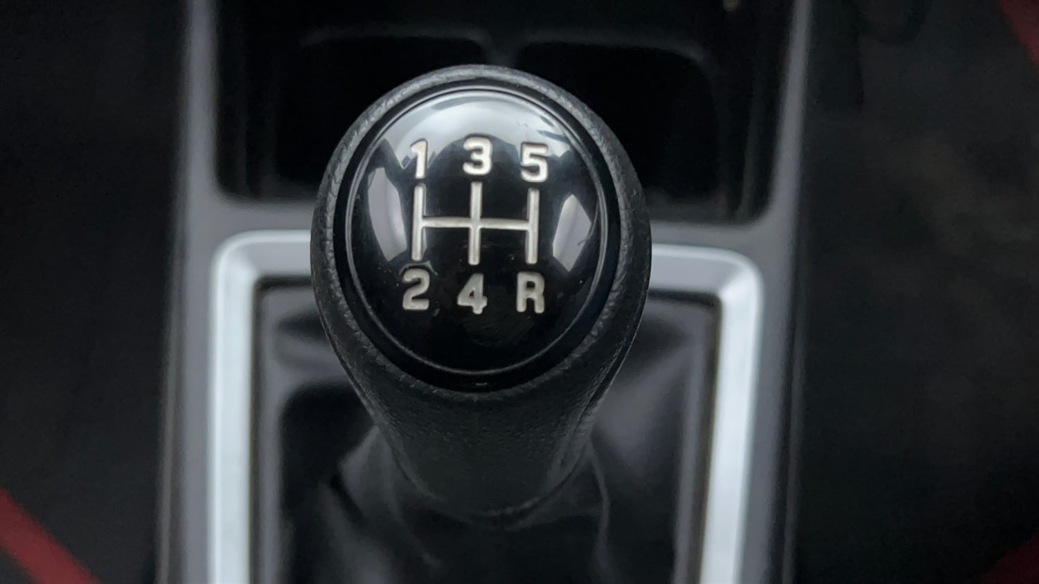 Used 2023 Maruti Suzuki Swift VXi Petrol Manual interior GEAR  KNOB VIEW
