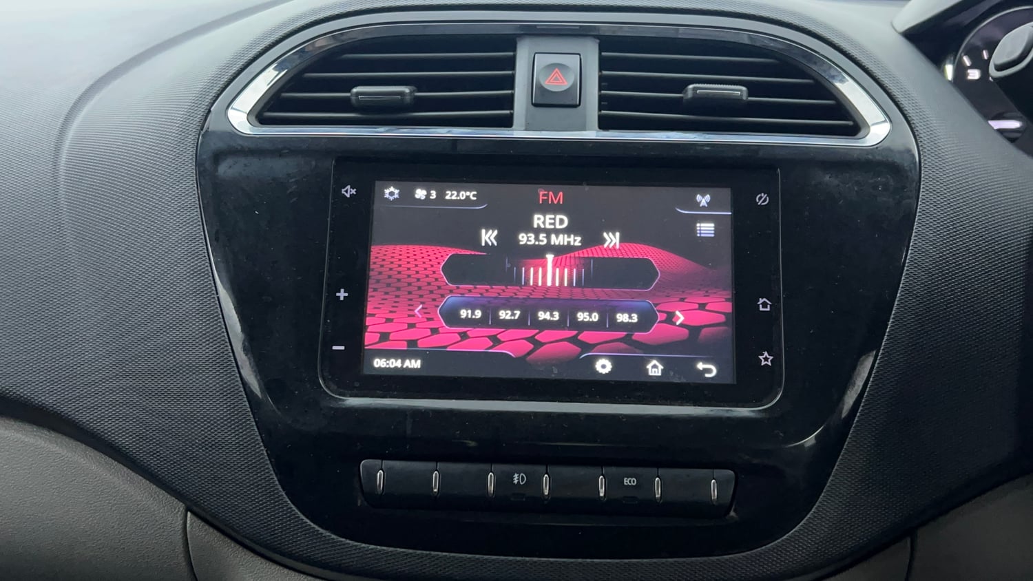 Used 2019 Tata Tiago Revotron XZ Plus Petrol Manual top_features Touch screen infotainment system