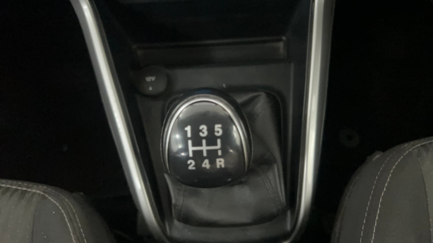 Used 2018 Ford EcoSport Titanium 1.5L Ti-VCT Petrol Manual interior GEAR  KNOB VIEW