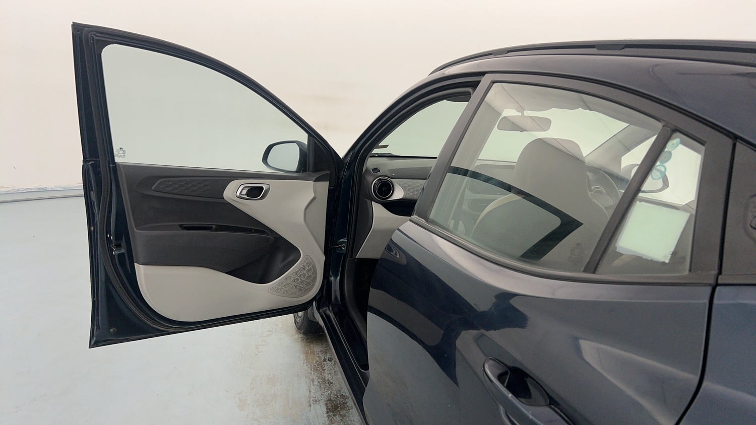 Used 2021 Hyundai Grand i10 Nios Sportz 1.2 Kappa VTVT CNG Cng Manual interior LEFT FRONT DOOR OPEN VIEW