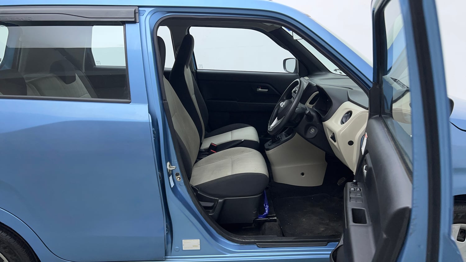 Used 2022 Maruti Suzuki Wagon R VXI 1.0 CNG Cng Manual interior RIGHT SIDE FRONT DOOR CABIN VIEW