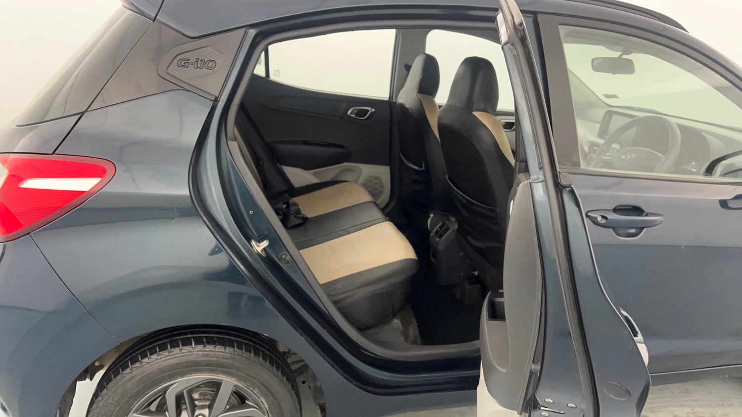 Used 2021 Hyundai Grand i10 Nios Sportz 1.2 Kappa VTVT CNG Cng Manual interior RIGHT SIDE REAR DOOR CABIN VIEW