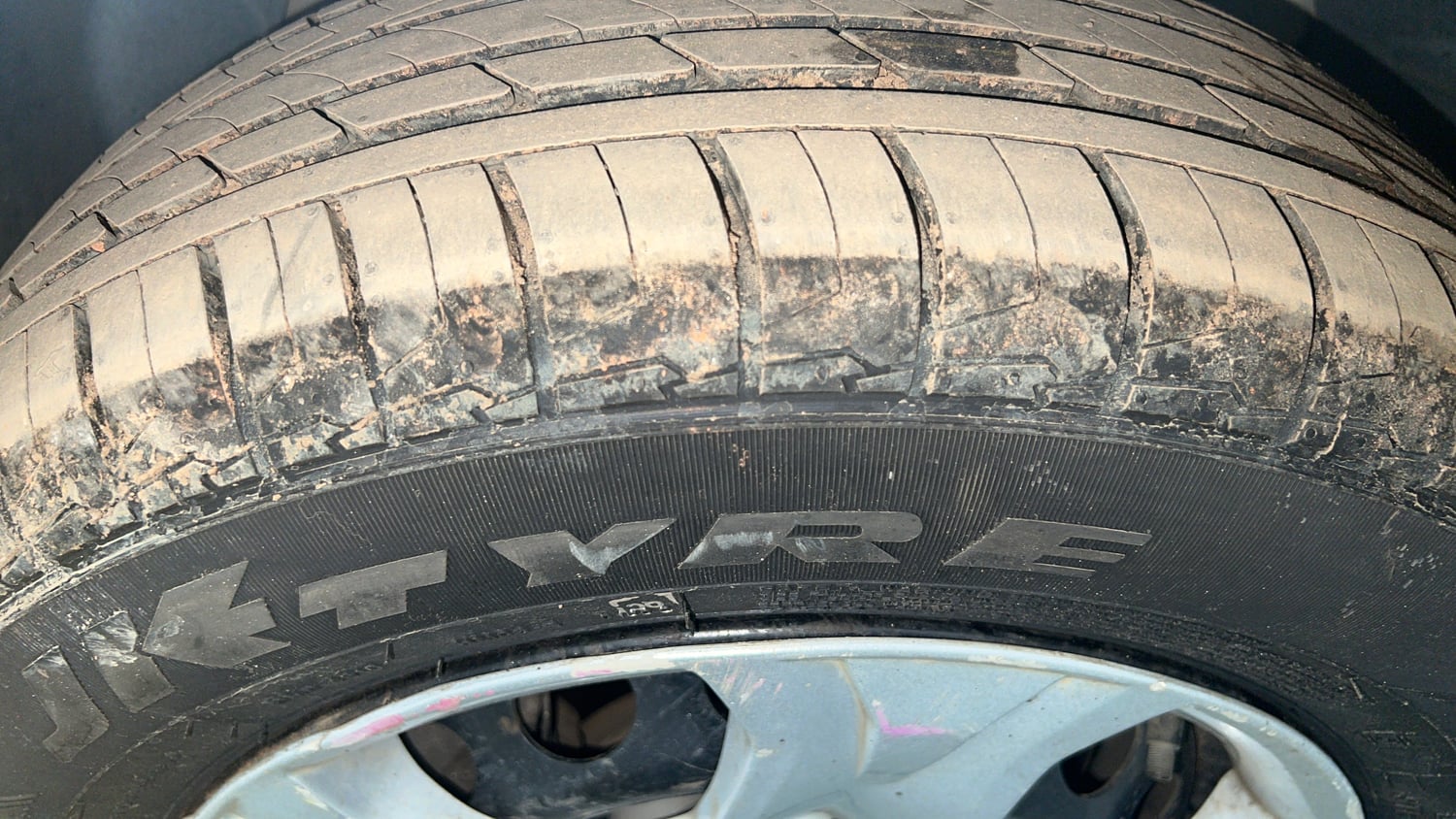Used 2017 Ford EcoSport Ambiente 1.5L Ti-VCT Petrol Manual tyres LEFT FRONT TYRE TREAD VIEW