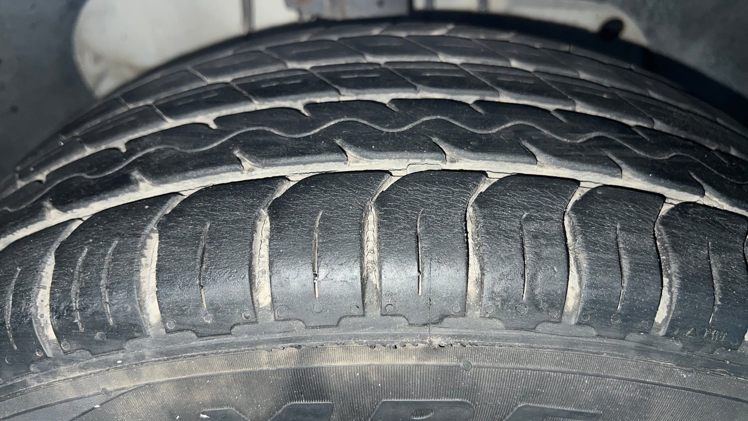 Used 2015 Ford EcoSport Trend 1.5 Ti-VCT Petrol Manual tyres RIGHT FRONT TYRE TREAD VIEW