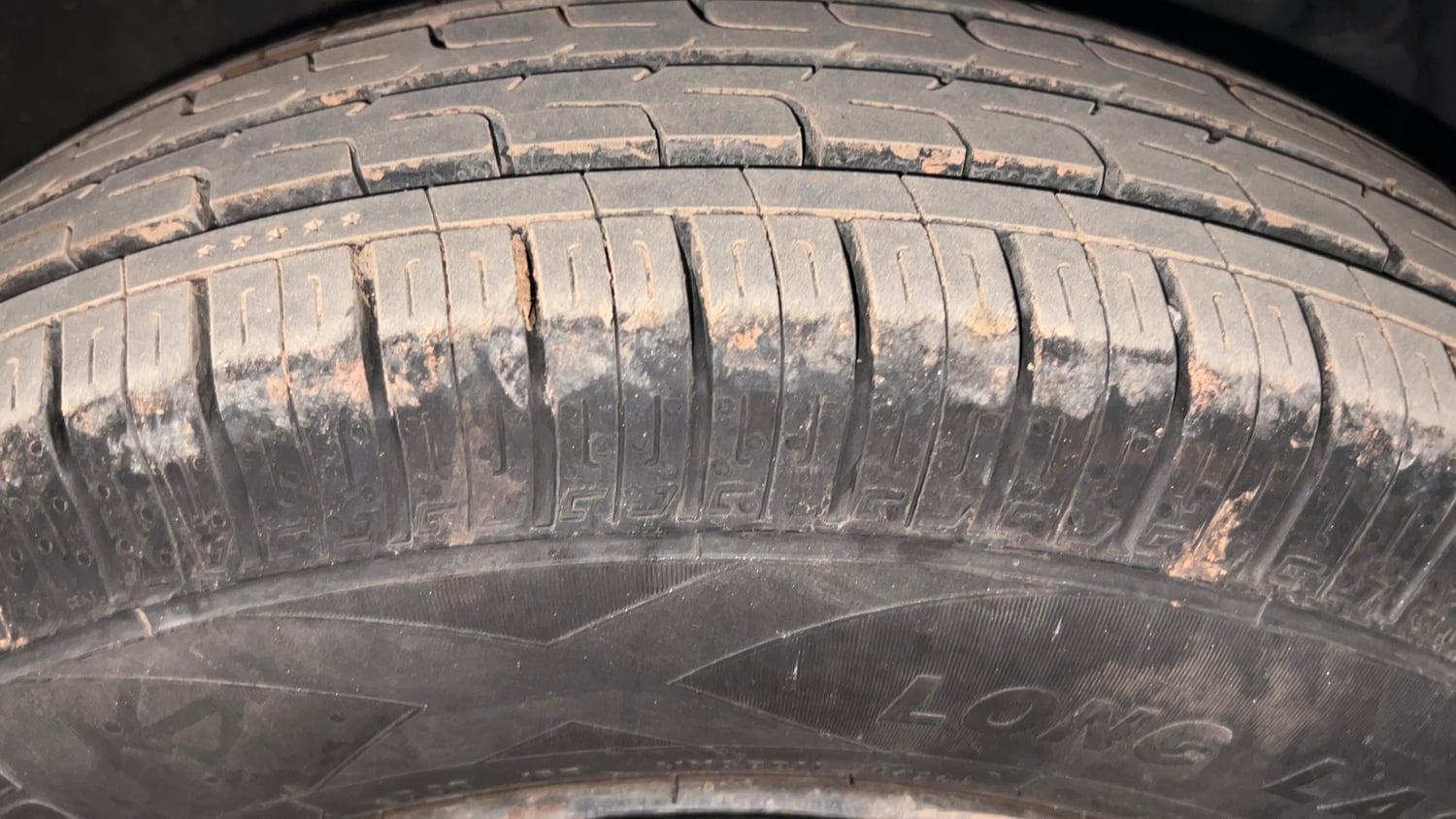 Used 2012 Maruti Suzuki Swift VXi Petrol Manual tyres RIGHT FRONT TYRE TREAD VIEW