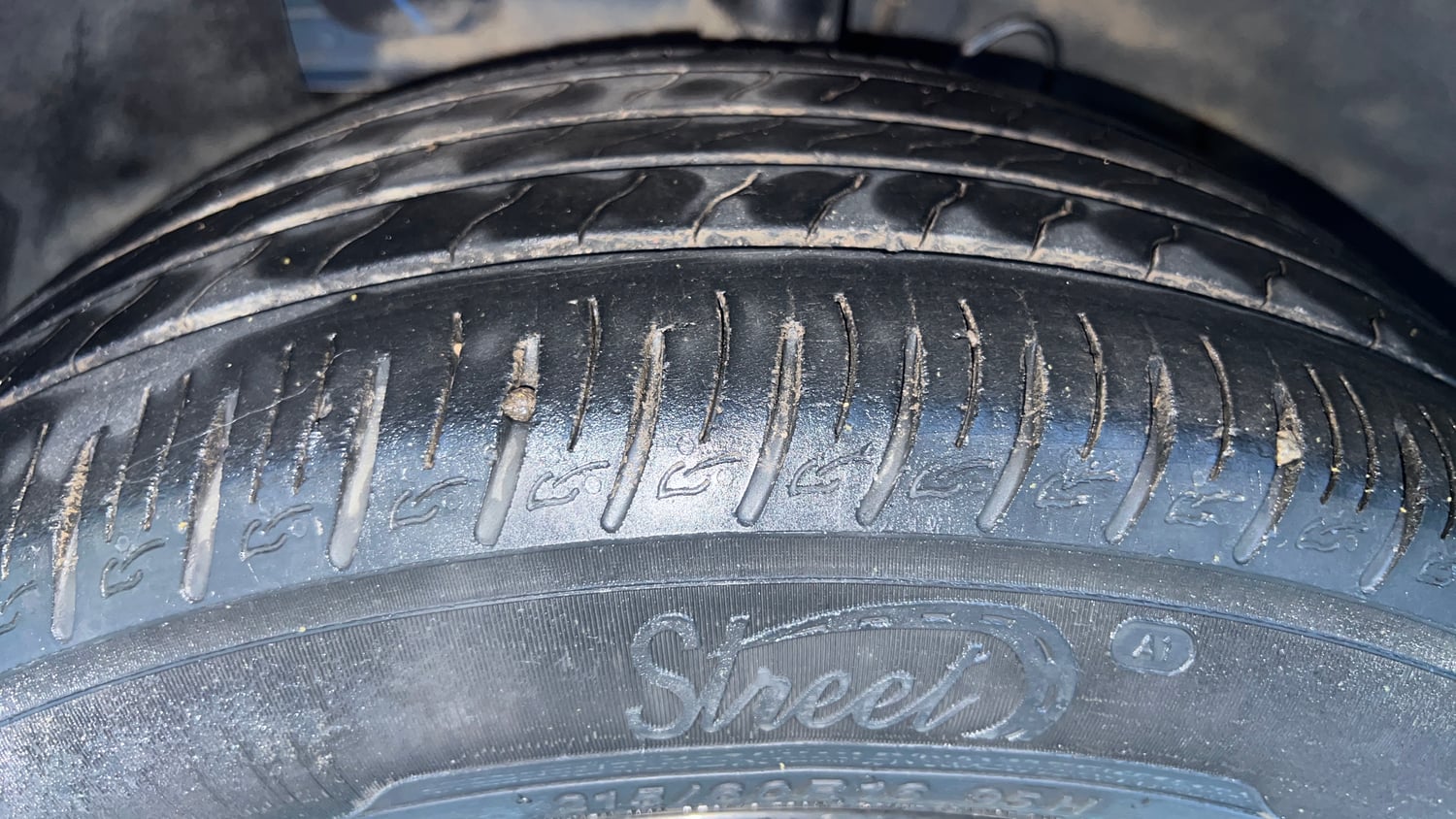 Used 2022 Hyundai Venue N-Line N6 DCT Dual Tone Petrol Automatic tyres LEFT FRONT TYRE TREAD VIEW