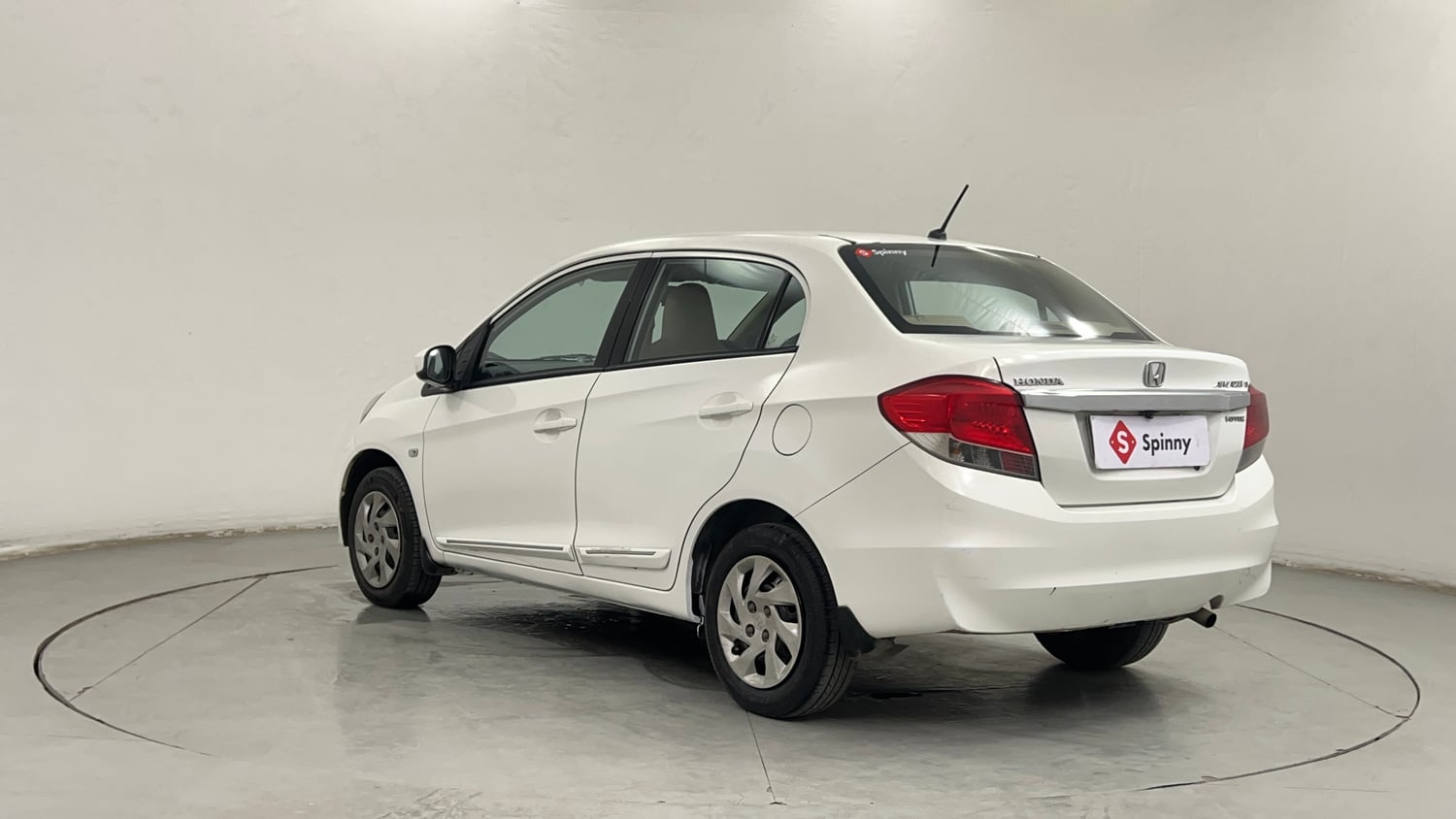 Used 2013 Honda Amaze 1.5 S i-DTEC Diesel Manual exterior LEFT REAR CORNER VIEW