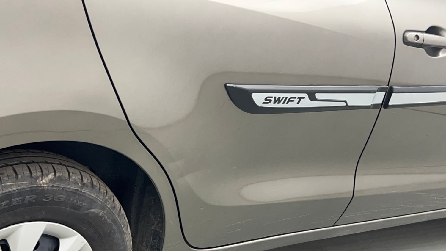 Used 2023 Maruti Suzuki Swift VXi Petrol Manual dents MINOR DENT