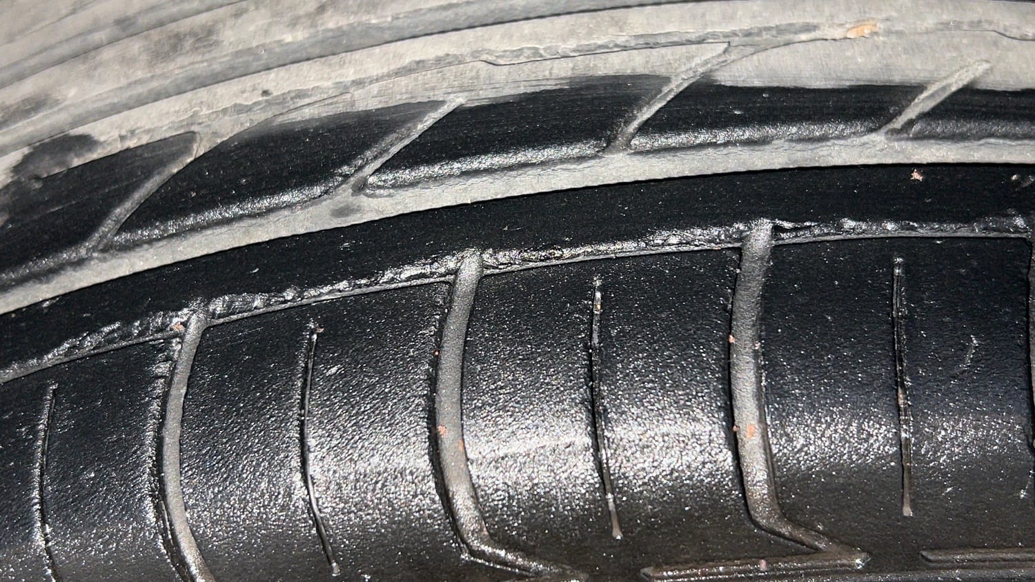 Used 2013 Honda Brio S MT Petrol Manual tyres LEFT FRONT TYRE TREAD VIEW