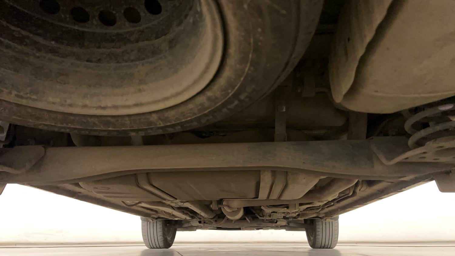 Used 2024 Hyundai Alcazar Signature 1.5 Diesel AT 7STR Diesel Automatic extra REAR UNDERBODY VIEW (TAKEN FROM REAR)