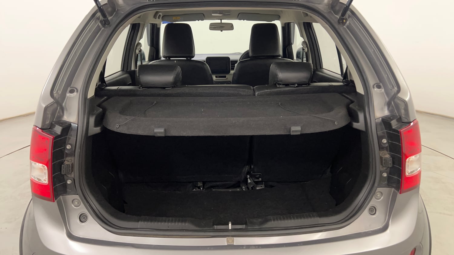 Used 2021 Maruti Suzuki Ignis Zeta 1.2 AMT Petrol Automatic interior DICKY INSIDE VIEW