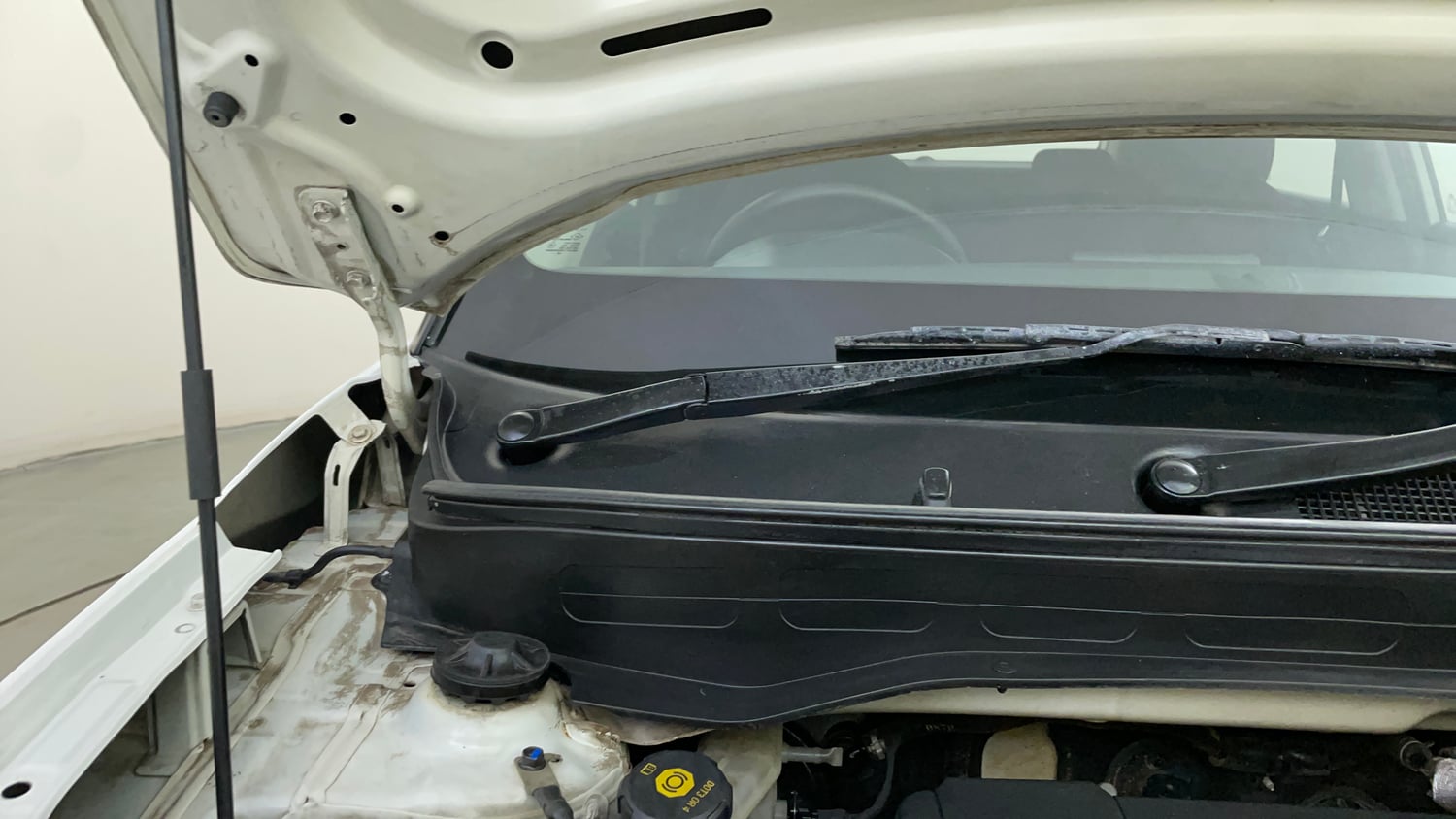 Used 2019 Hyundai Venue SX Plus 1.0 Turbo DCT Petrol Automatic engine ENGINE RIGHT SIDE HINGE & APRON VIEW