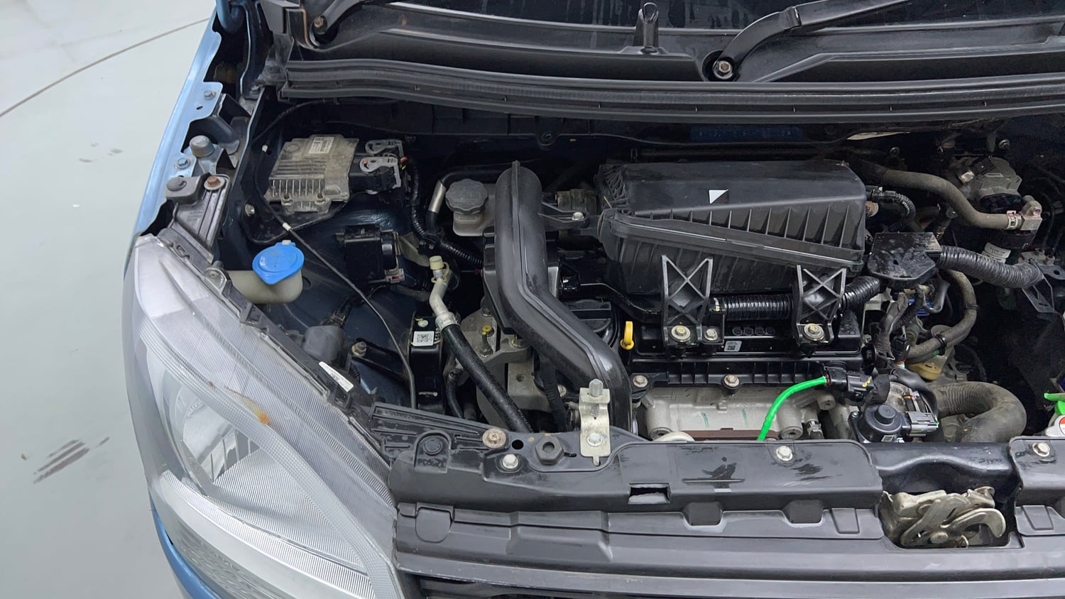 Used 2022 Maruti Suzuki Wagon R VXI 1.0 CNG Cng Manual engine ENGINE RIGHT SIDE VIEW
