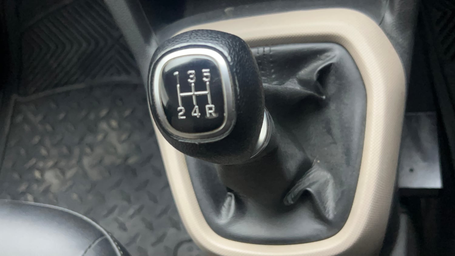 Used 2019 Hyundai Grand i10 Sportz 1.2 Kappa VTVT Petrol Manual interior GEAR  KNOB VIEW