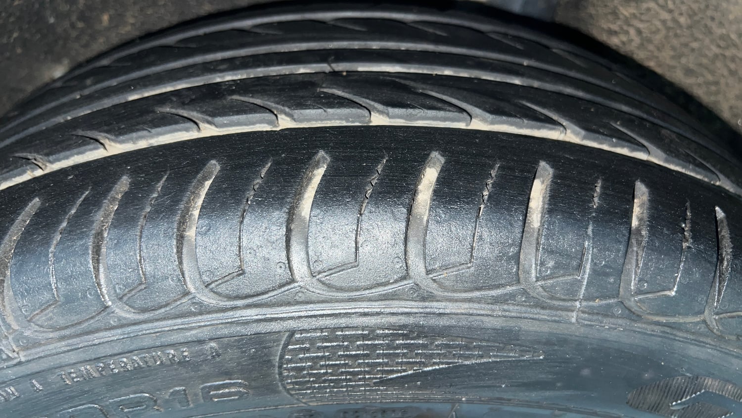 Used 2019 Ford EcoSport Titanium 1.5L Ti-VCT Petrol Manual tyres LEFT REAR TYRE TREAD VIEW