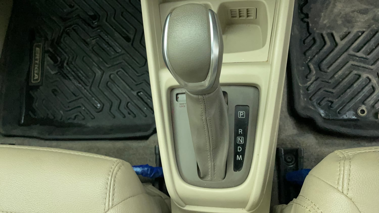 Used 2022 Maruti Suzuki Ertiga ZXi AT Petrol Automatic interior GEAR  KNOB VIEW