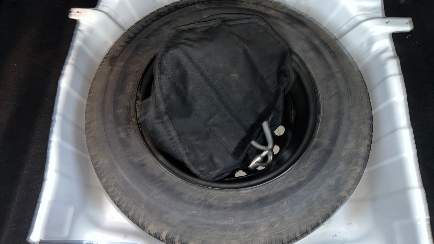 Used 2025 Tata Altroz Racer R2 Petrol Manual tyres SPARE TYRE VIEW