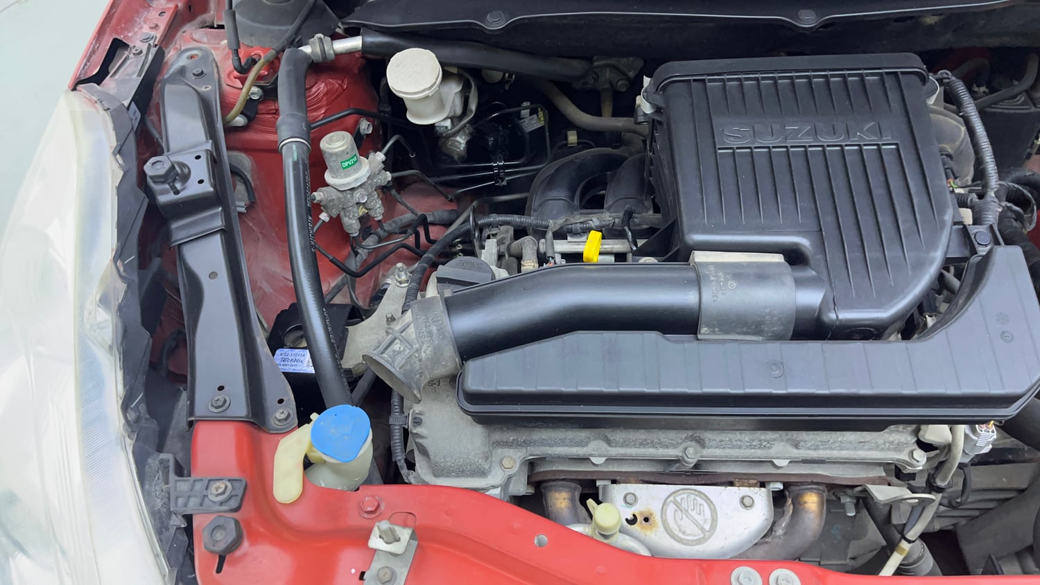 Used 2011 Maruti Suzuki Swift VXi Petrol Manual engine ENGINE RIGHT SIDE VIEW