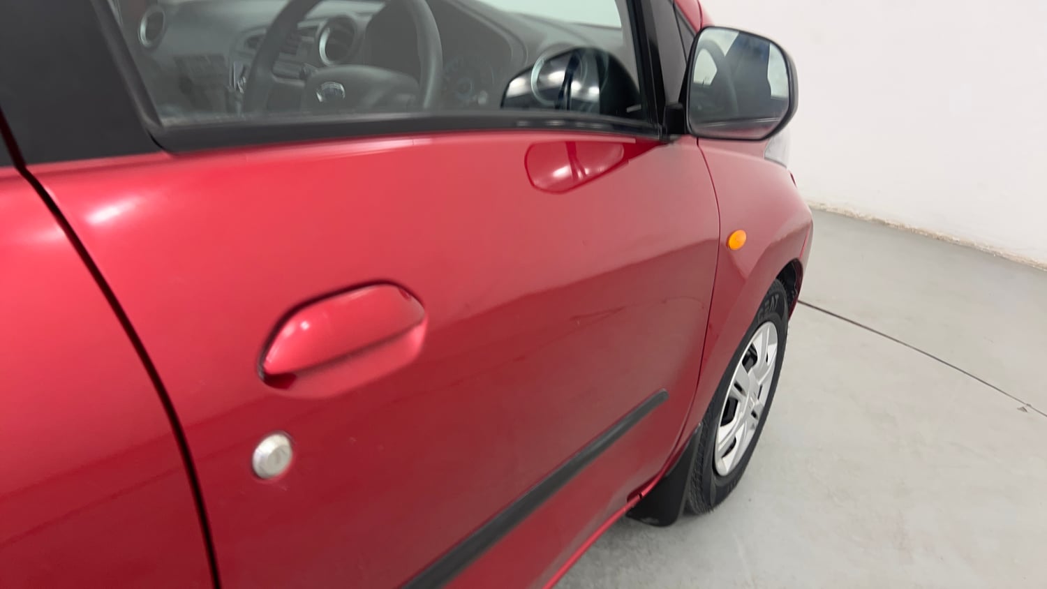 Used 2018 Datsun Redi-GO T(O) 1.0 Petrol Manual dents MINOR SCRATCH