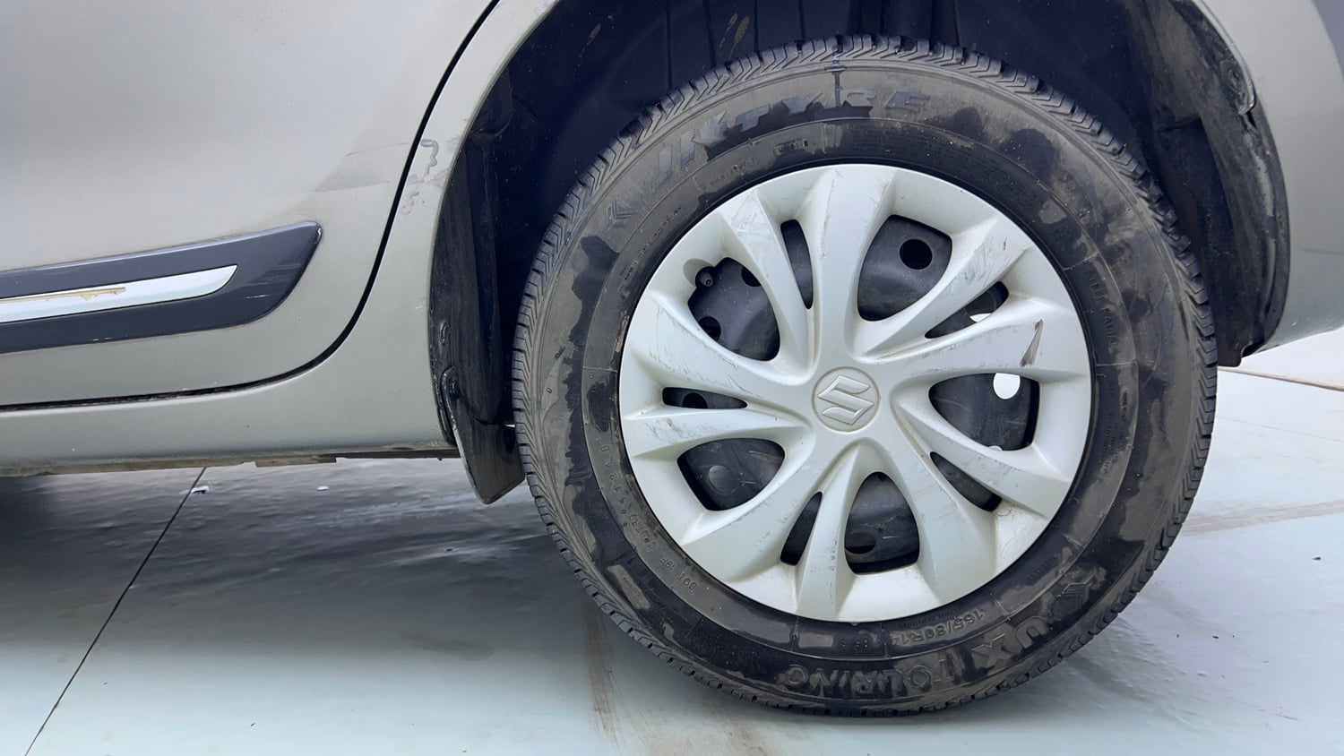 Used 2018 Maruti Suzuki Swift VXi AMT Petrol Automatic tyres LEFT REAR TYRE RIM VIEW