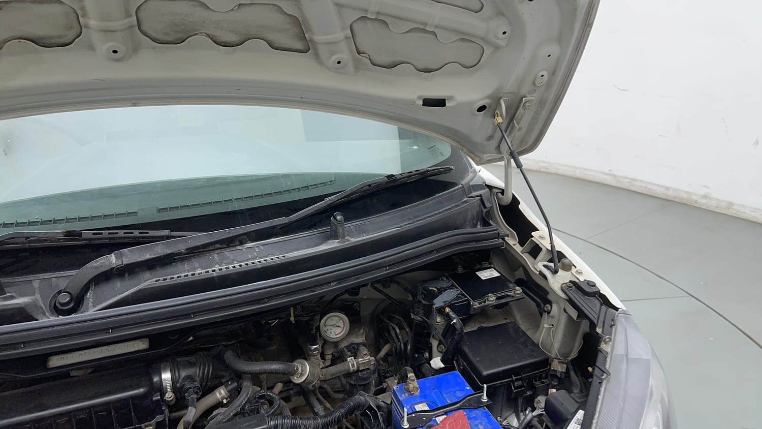 Used 2021 Maruti Suzuki Wagon R LXi (O) 1.0 CNG Cng Manual engine ENGINE LEFT SIDE HINGE & APRON VIEW