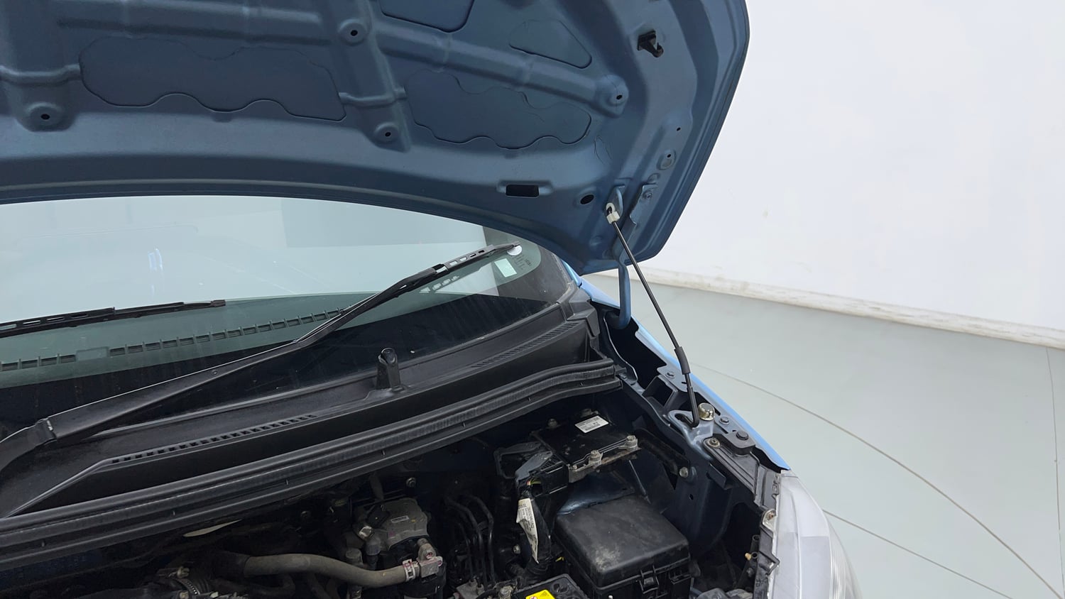 Used 2022 Maruti Suzuki Wagon R VXI 1.0 CNG Cng Manual engine ENGINE LEFT SIDE HINGE & APRON VIEW