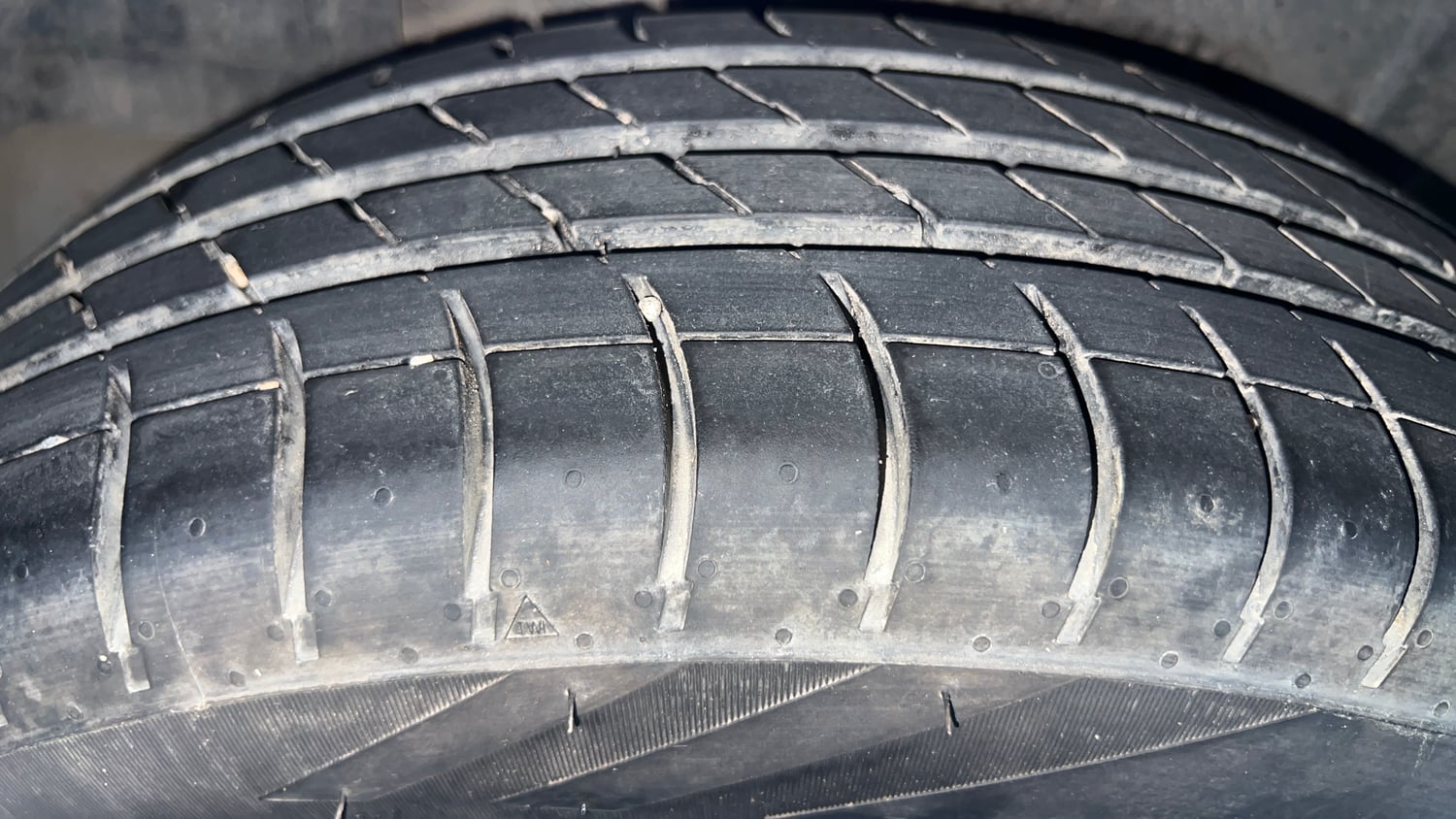 Used 2021 Maruti Suzuki Ertiga VXi CNG Cng Manual tyres RIGHT REAR TYRE TREAD VIEW