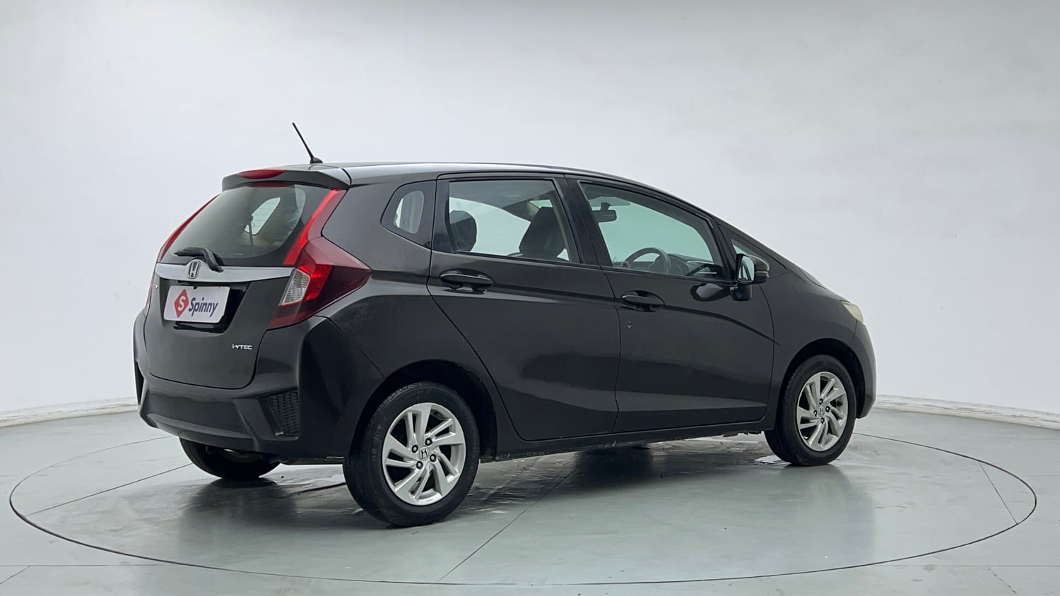 Used 2016 Honda Jazz V Petrol Petrol Manual exterior RIGHT REAR CORNER VIEW